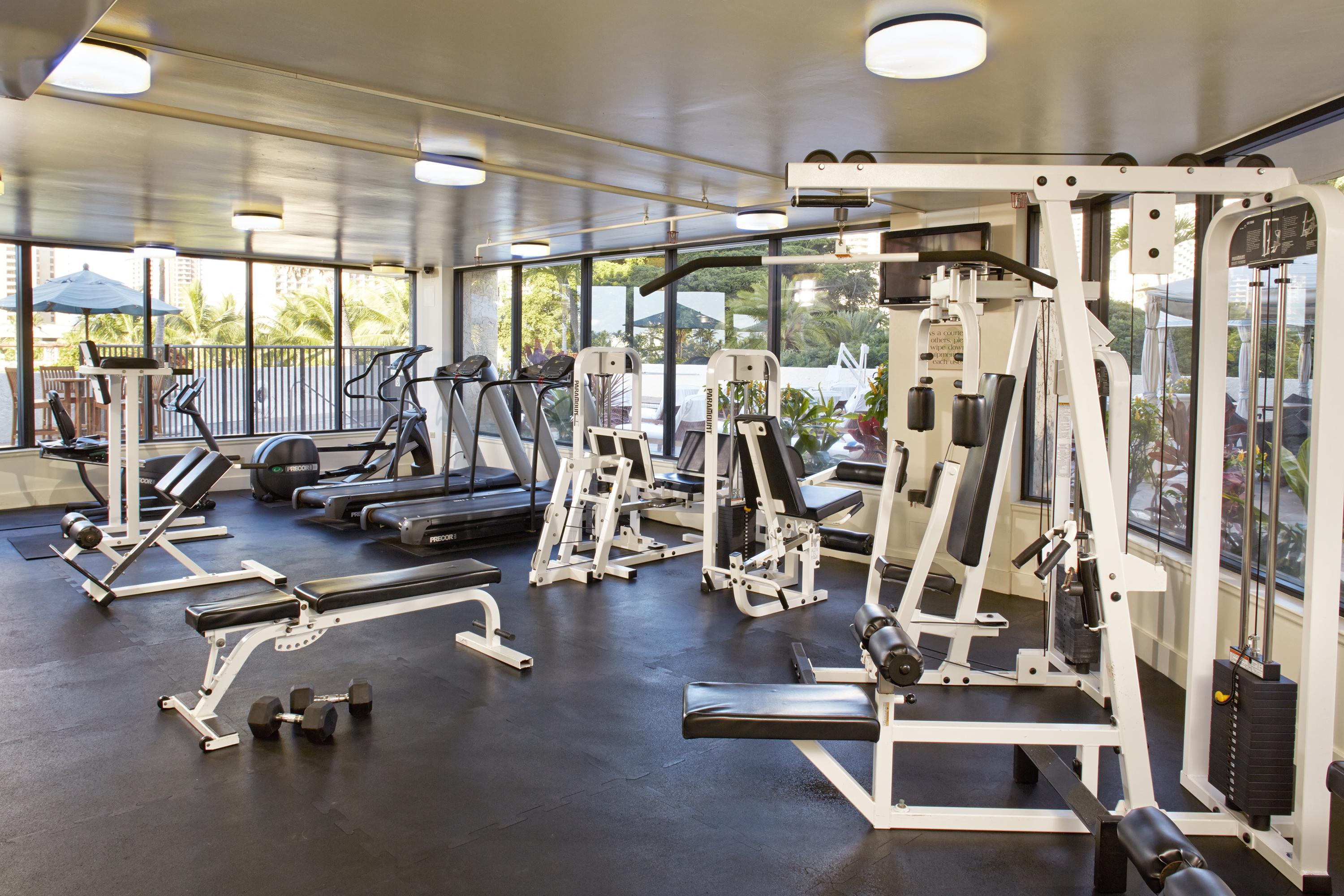 Aston Waikiki Beach Tower Honolulu Exterior photo A typical gym