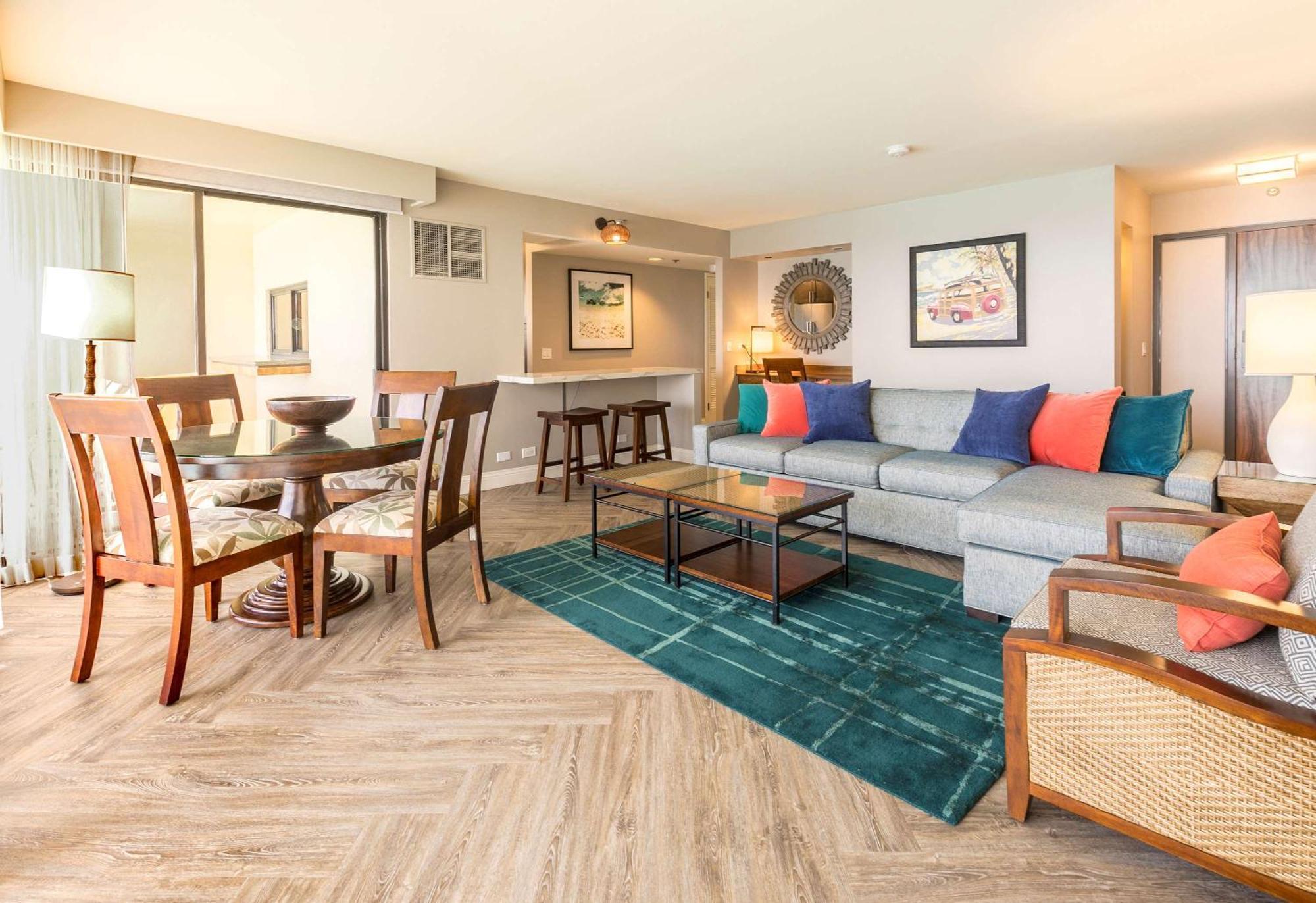 Aston Waikiki Beach Tower Honolulu Exterior photo A living room at the Hilton Waikoloa Village