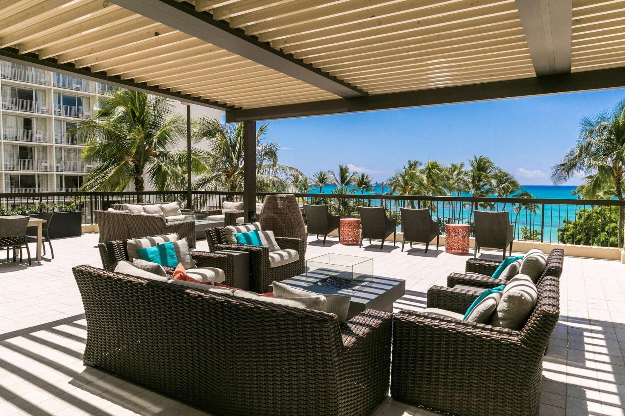 Aston Waikiki Beach Tower Honolulu Exterior photo The Beach Club at The Fontainebleau