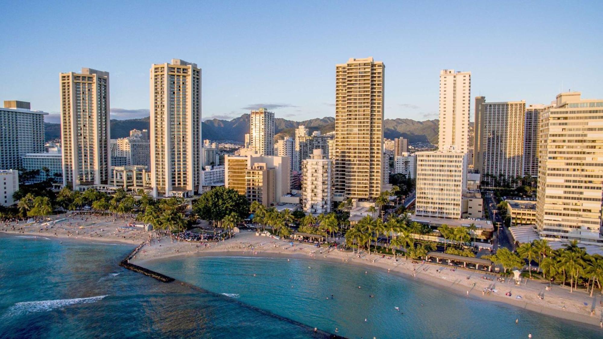 Aston Waikiki Beach Tower Honolulu Exterior photo Waikiki skyline