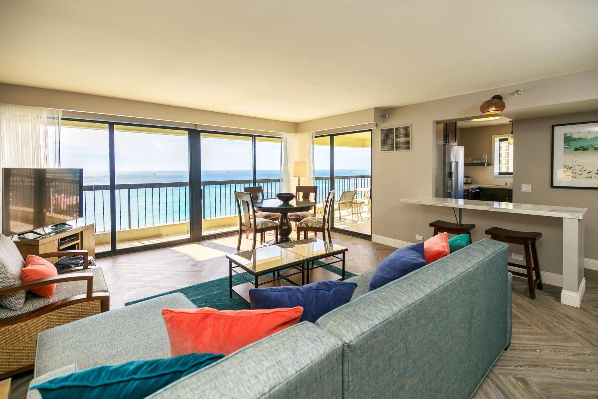 Aston Waikiki Beach Tower Honolulu Exterior photo A living room at the Hilton San Diego Bayfront