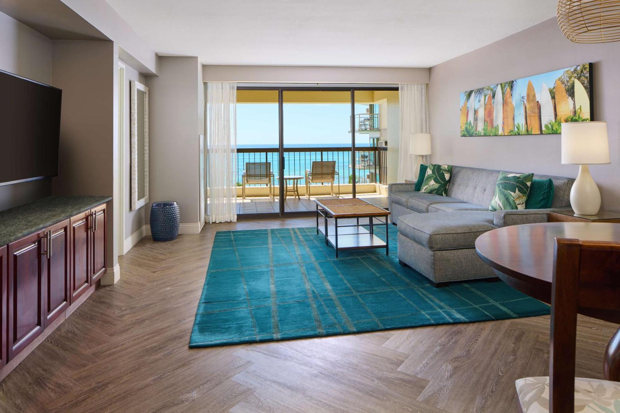 Aston Waikiki Beach Tower Honolulu Exterior photo Living room