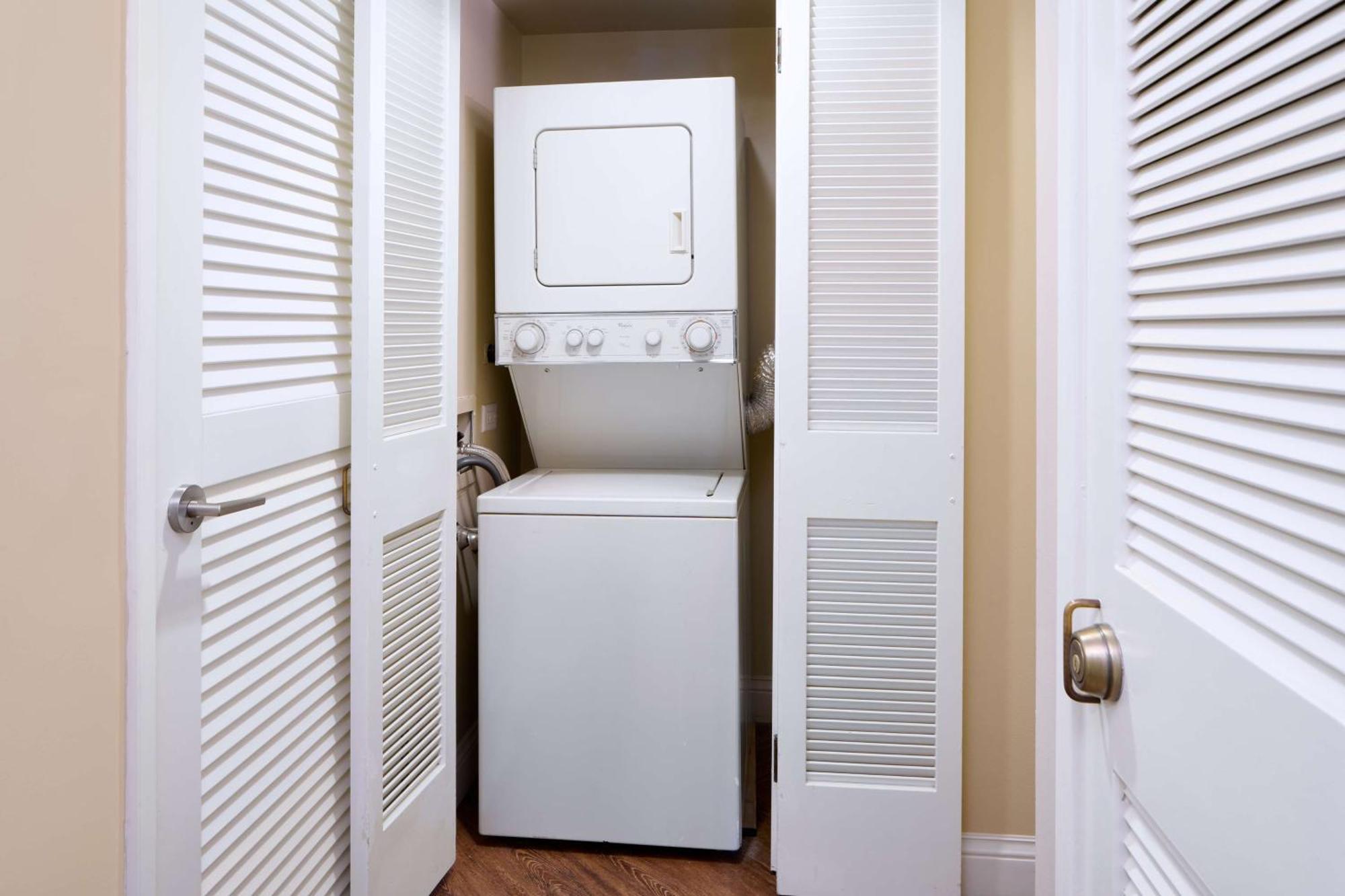 Aston Waikiki Beach Tower Honolulu Exterior photo A stackable washer and dryer