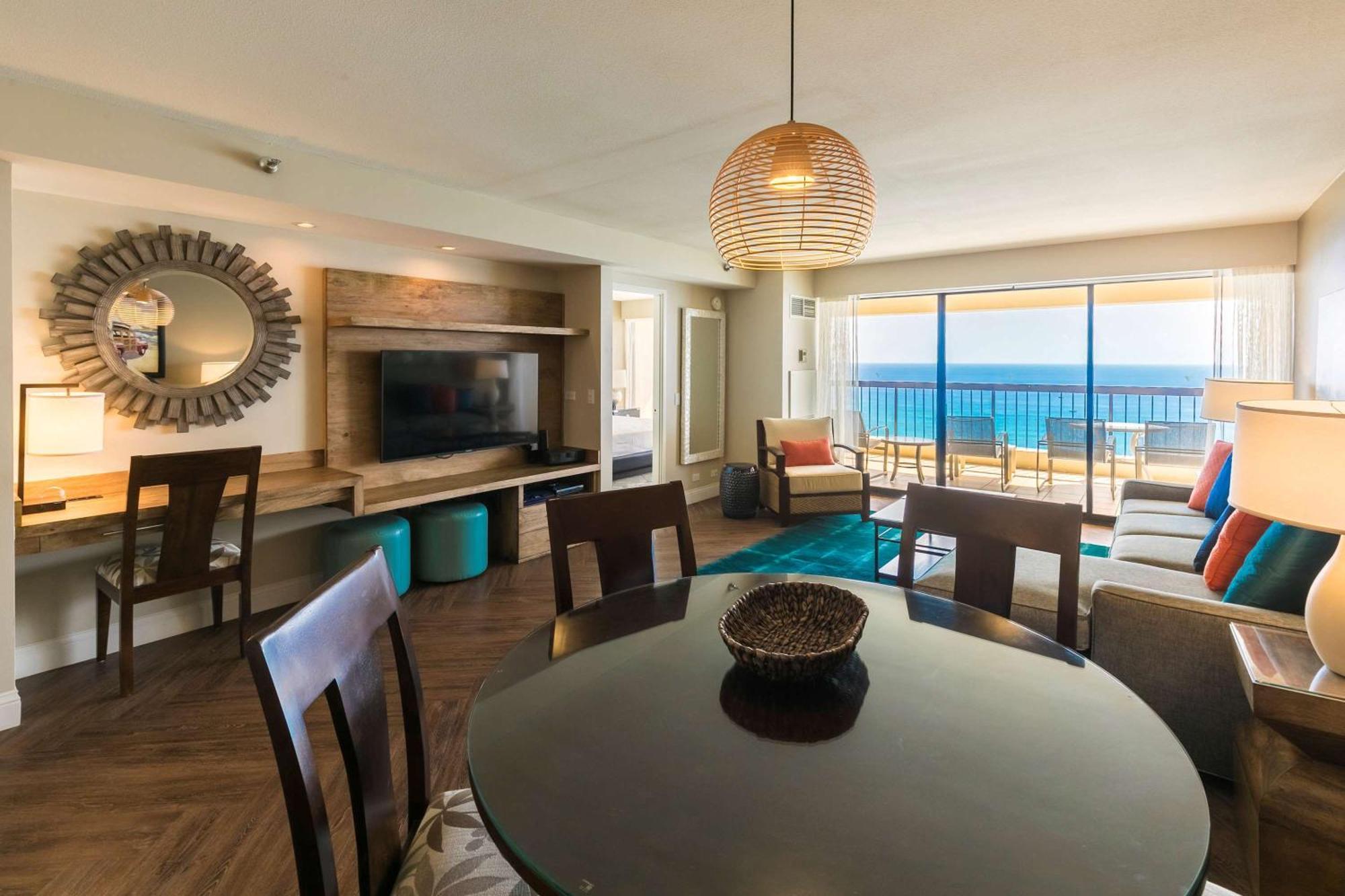 Aston Waikiki Beach Tower Honolulu Exterior photo A suite at the Hilton Anatole