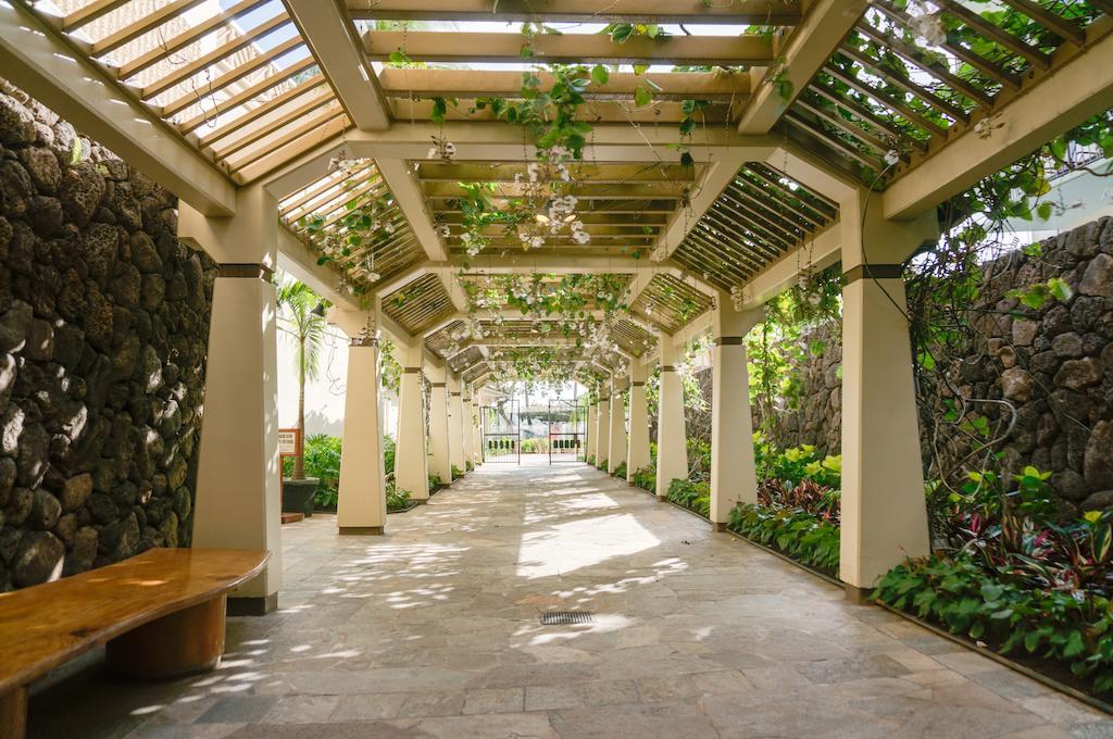 Aston Waikiki Beach Tower Honolulu Exterior photo The Pergola