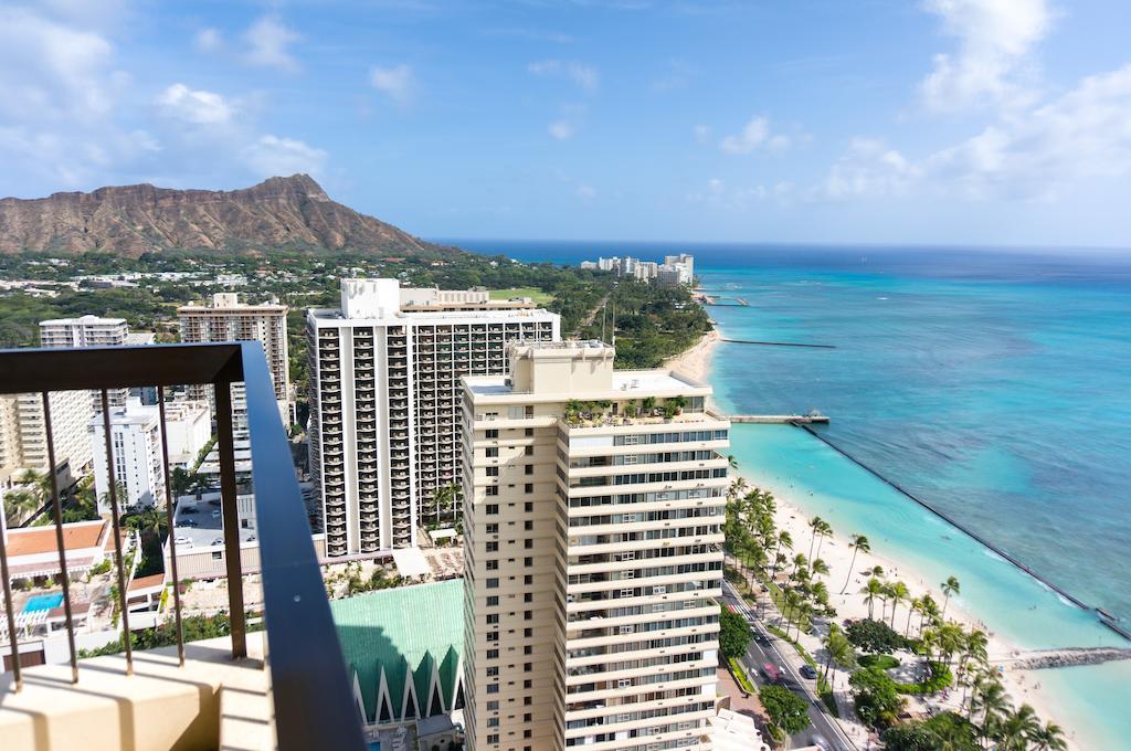 Aston Waikiki Beach Tower Honolulu Exterior photo Waikiki, Honolulu